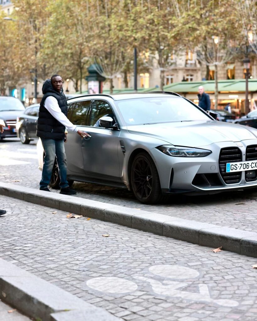 (06 photos) : En mode d’hiver, Pape Diouf se la coule douce en Europe