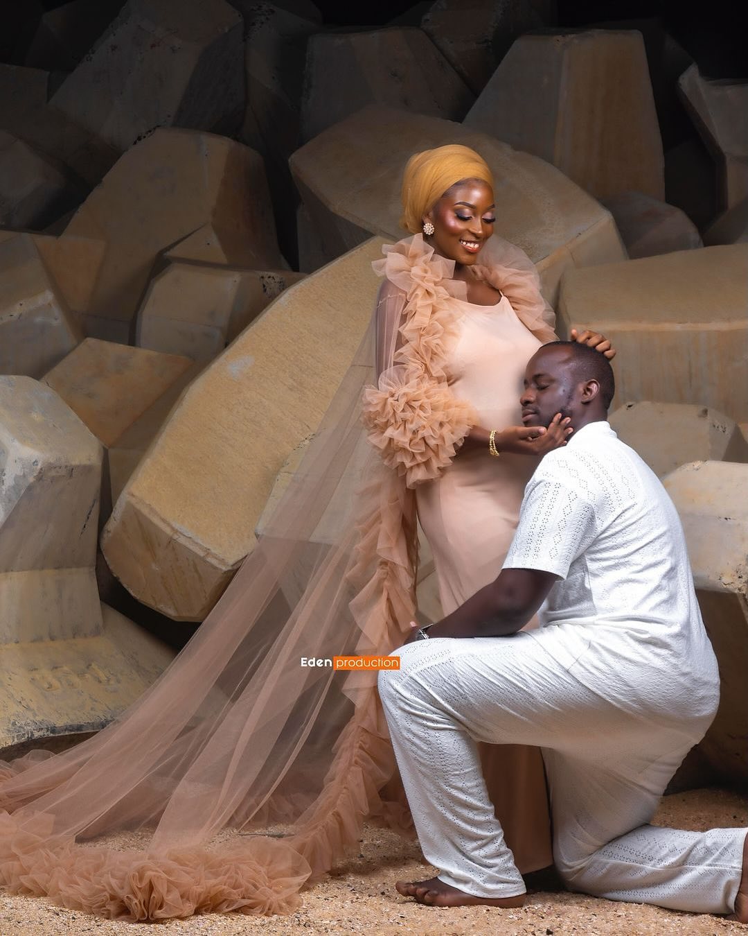 Carnet rose : Un célèbre photographe sénégalais accueille son premier enfant. Découvrez ses images