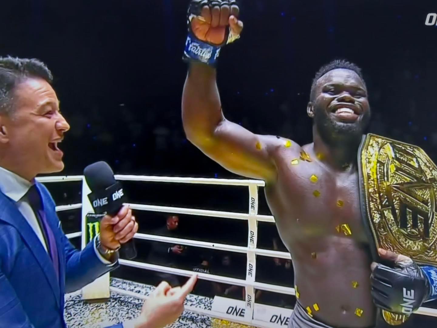 Victoire Historique : Reug Reug champion du monde MMA poids lourds