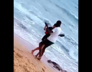 (Vidéo): La danse à la plage de Marie Louise et Pa Abdou Cissé séduit la toile