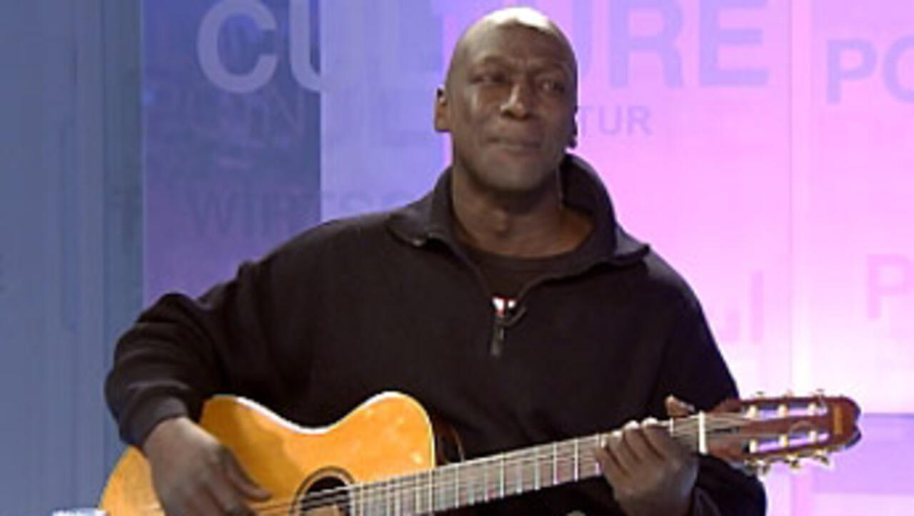 « Justice pour El Hadj Ndiaye »: Gravement malade, le chanteur et interprète de « Bonjour comment ça va… » exproprié de ses biens