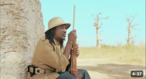 (Clip officiel) – « Camp de Thiaroye, le nouveau clip de Mao Sidibé.