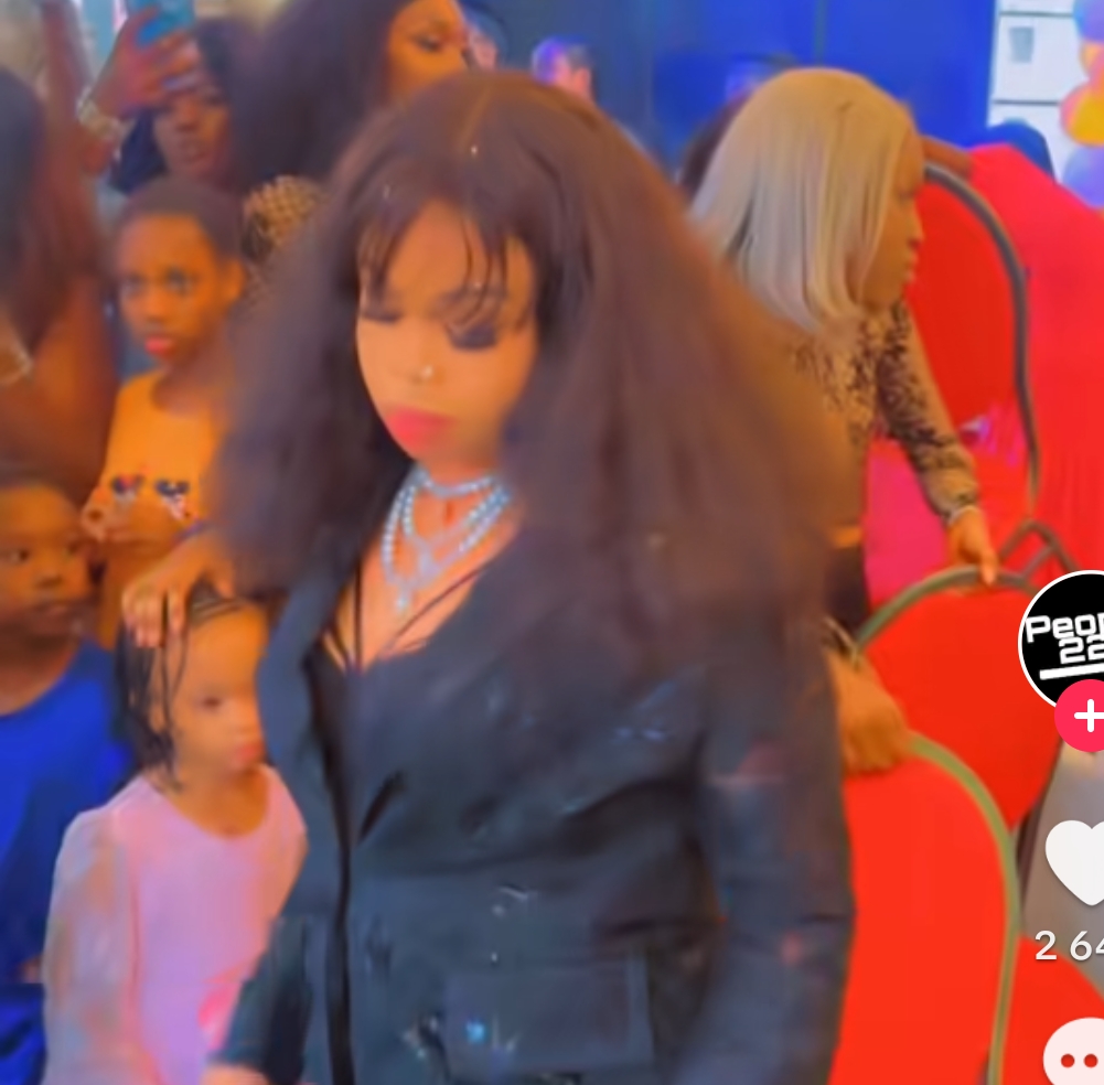 Anniversaire : Mame Ndiaye Savon et Ada Boy se lâchent au « Glouglou »