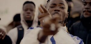 (Clip officiel) – Oothentik Zeus dévoile un magnifique clip, « Bou Siteu »