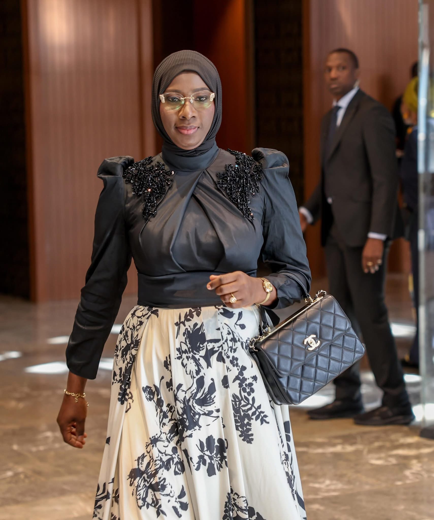 (Photos)- Chic et classe: Khady Kébé, la 1ère femme de Sonko, attire tous les regards à Diamniadio