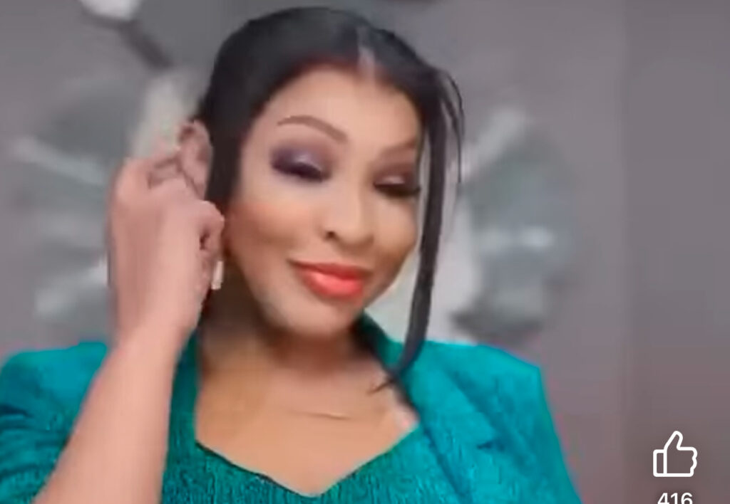 (Vidéo): Le feeling de Viviane sur le nouveau son de son fils captive la toile