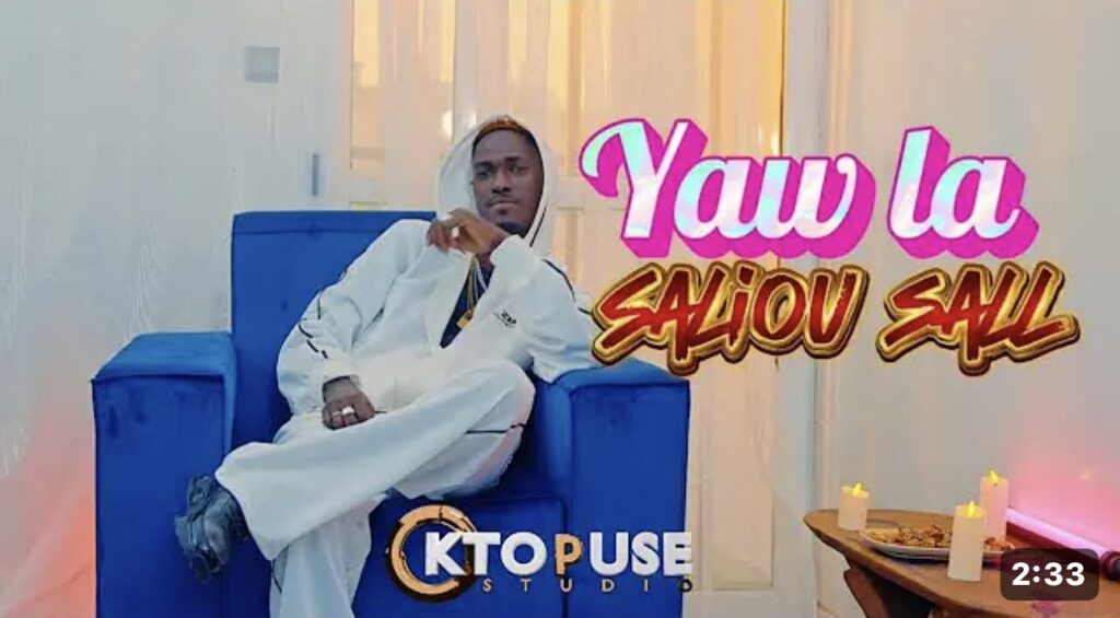 (Clip officiel) – Saliou, ancien lauréat de Sen Petit Gallé, fait son retour avec “Yaw La”