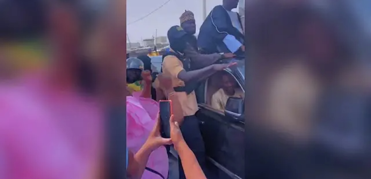 (Vidéo) – De retour au USA : Mc Niass accueilli comme un Roi à Kaolack…