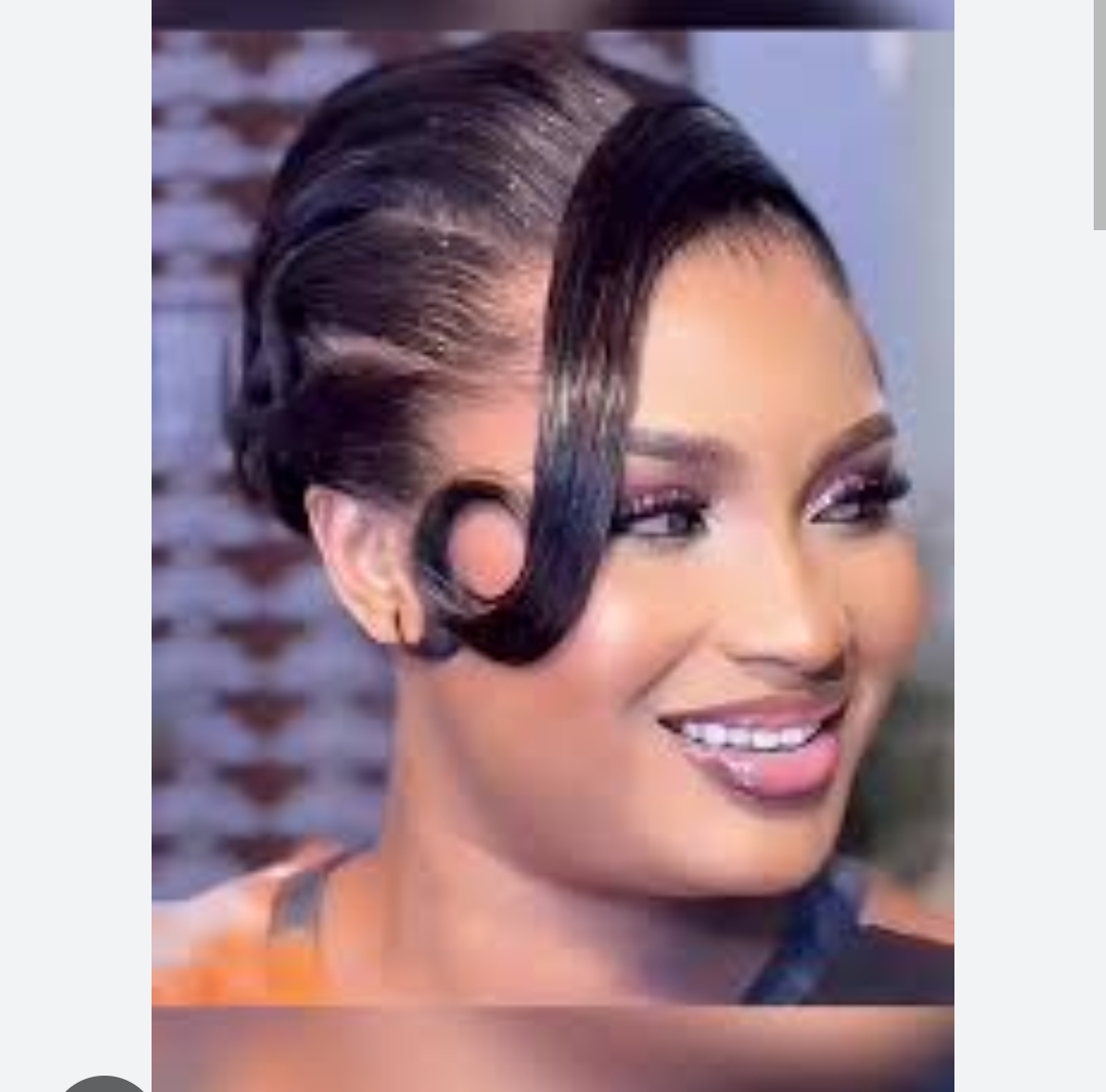 Poussée à bout Ndeya Beauty insulte ses détracteurs : » Męrde yen niep »