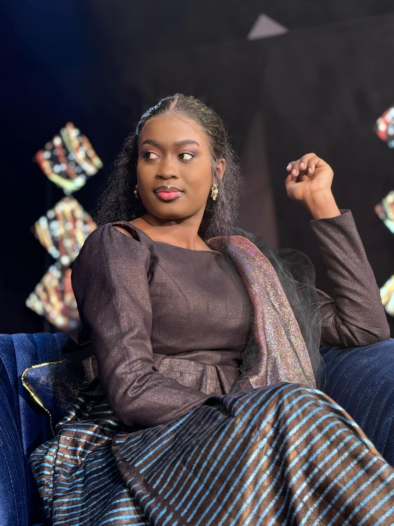 2STV : Astou Dione éblouissante sur le plateau de Encore+