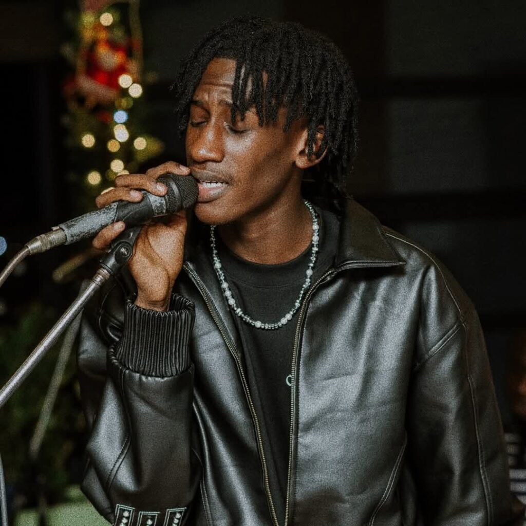 Baye Mass annonce la fin de sa collaboration avec le label Mpossible
