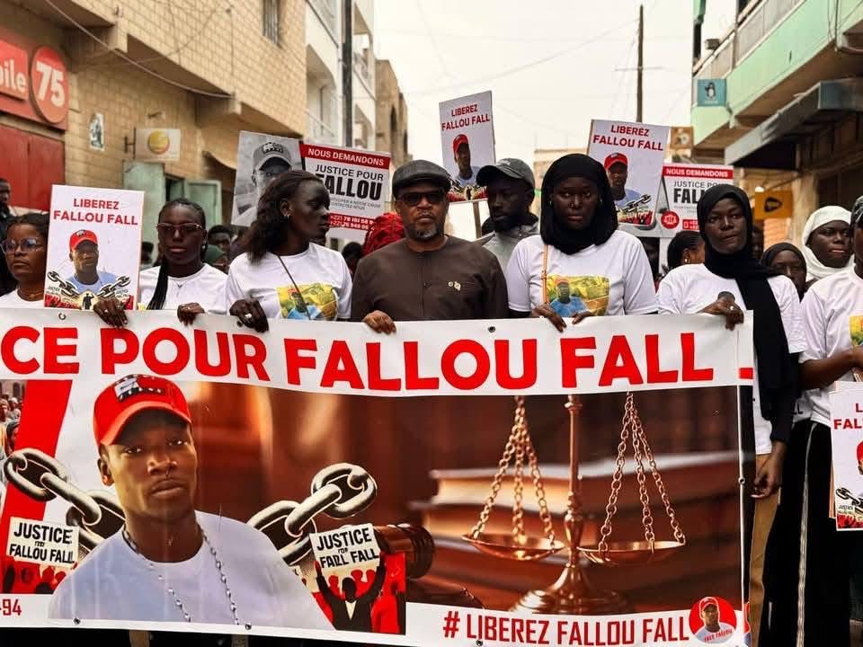 Des centaines de manifestants réclament la réouverture du dossier Fallou Fall