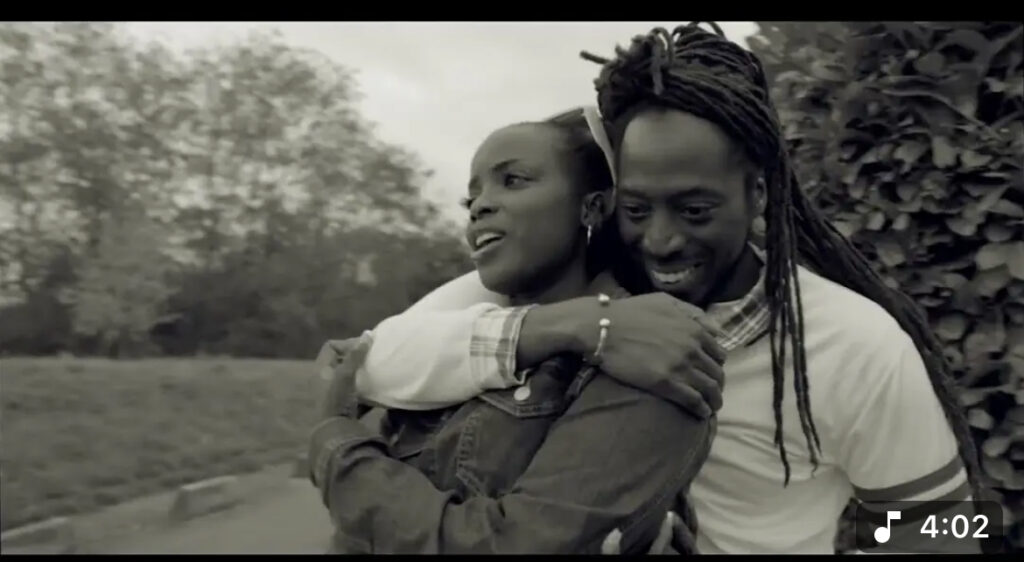 Neega Mass sort « Je veux m&rsquo;envoler » en feat avec Mansour Diallo