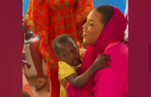 (Vidéo)- Visite Pouponnière : La première dame Absa Faye plaide pour les enfants orphelins