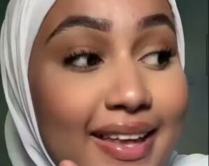 (Vidéo): Son nom mêlée dans une affaire d’arnaque, Faynara se lave à grand eau