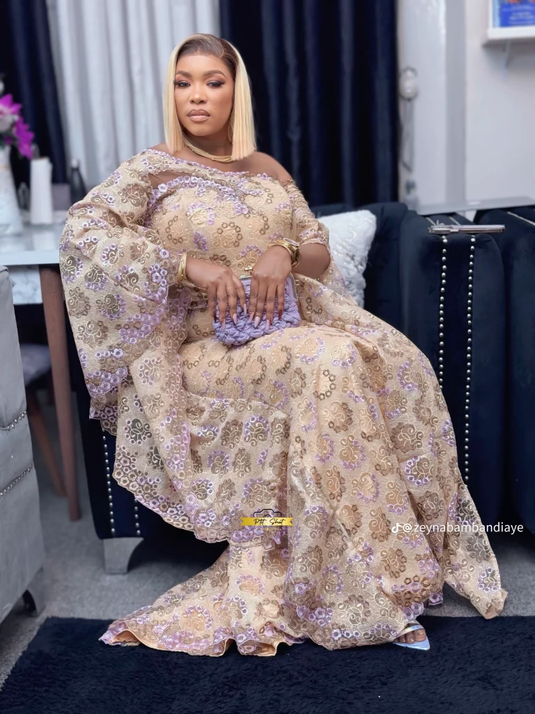 1000039454-768x1024 Zeyna Bamba éblouit la toile avec une tenue somptueuse pour la Korité