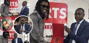 (Vidéo) – Album « Entre Nous » : Wally Seck fait une dédicace au DG de la RTS…