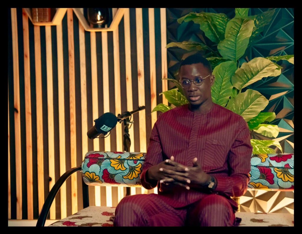 Gala des Étoiles : Le journaliste Pape Alioune Sarr critique les habits « copie malpropre »