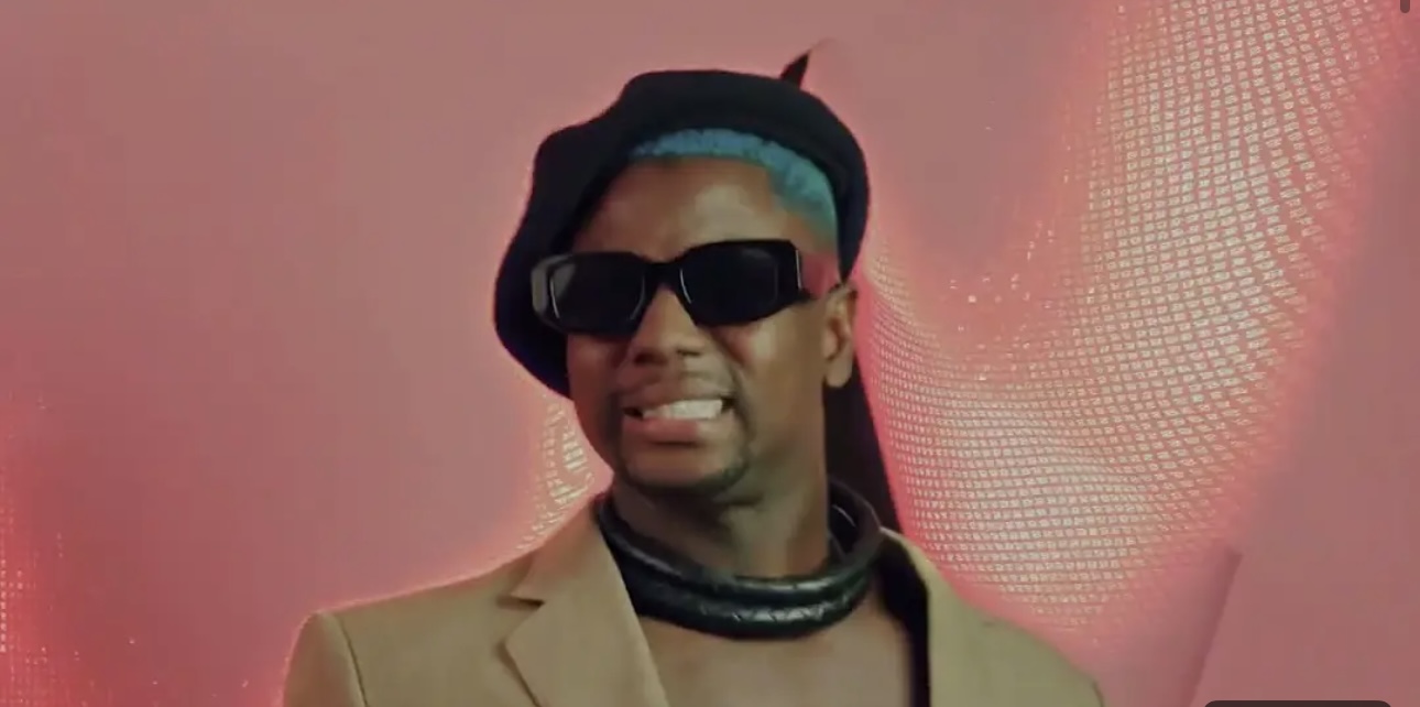 (Clip officiel) – « Mbarka Ndiaye », le magnifique clip de Matadi en feat avec King Baba.