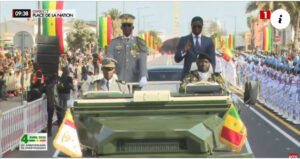 Boulevard Mamadou Dia : L’arrivée du président Bassirou Diomaye Faye, accueilli avec les honneurs (vidéo)