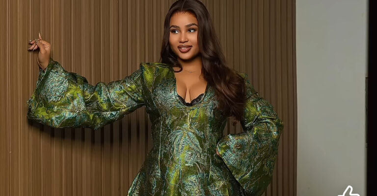 (Vidéo): La robe de Tamara Jeux de Dames fait sensation sur la toile