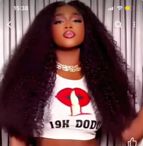 (Vidéo): Mia Guissé très hot dans son jean et crop top