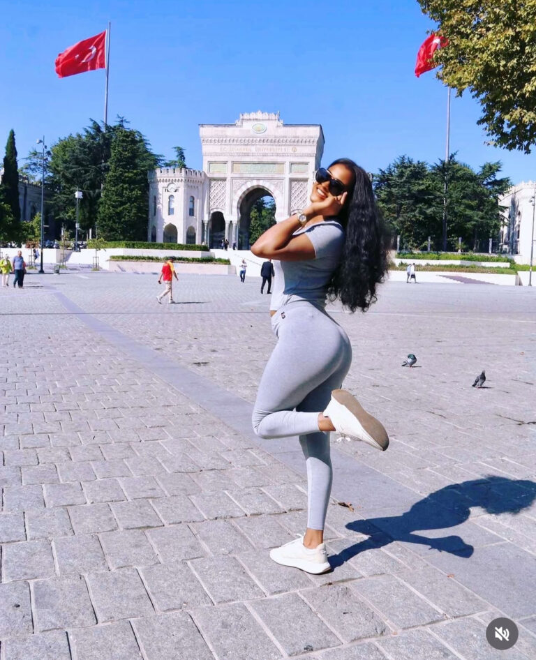 (03 photos): Aïcha Rassoul retrouve sa silhouette de rêve après son accouchement