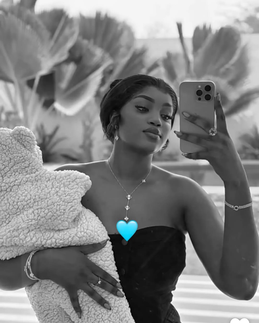(02 photos) : Jarrah Sen P’tit gallé s’affiche très glamour avec son fils
