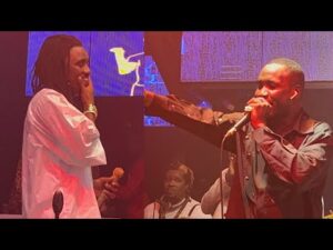 (Vidéo) : Lama Ndiaye chàuffe la scène de Wally Seck