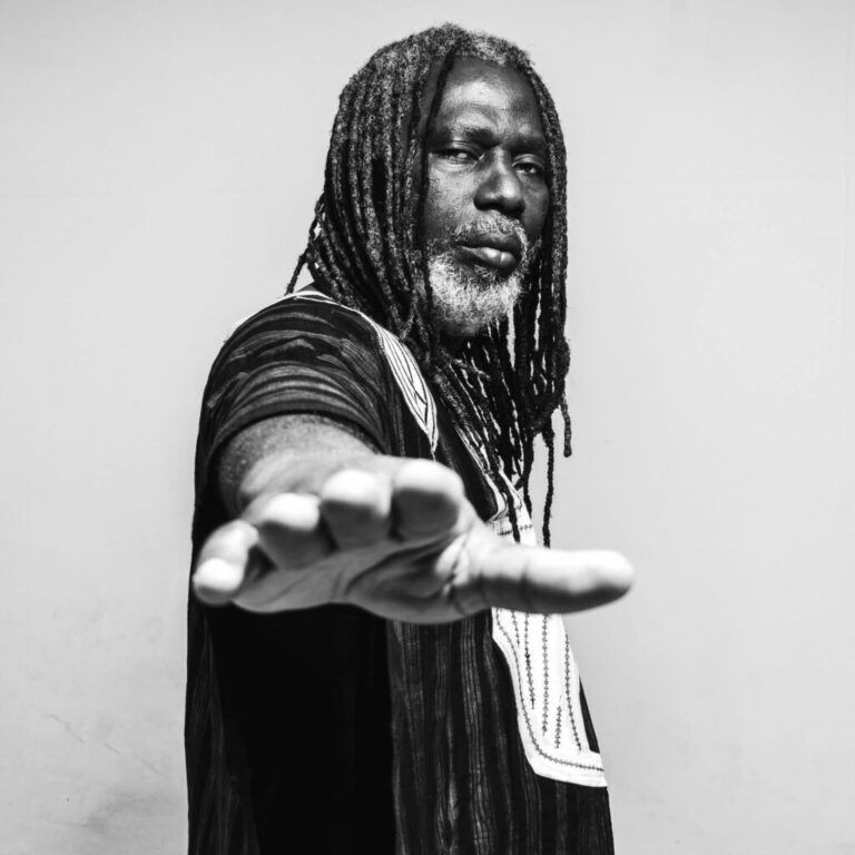 Tiken Jah Fakoly débarque ce soir à Dakar !