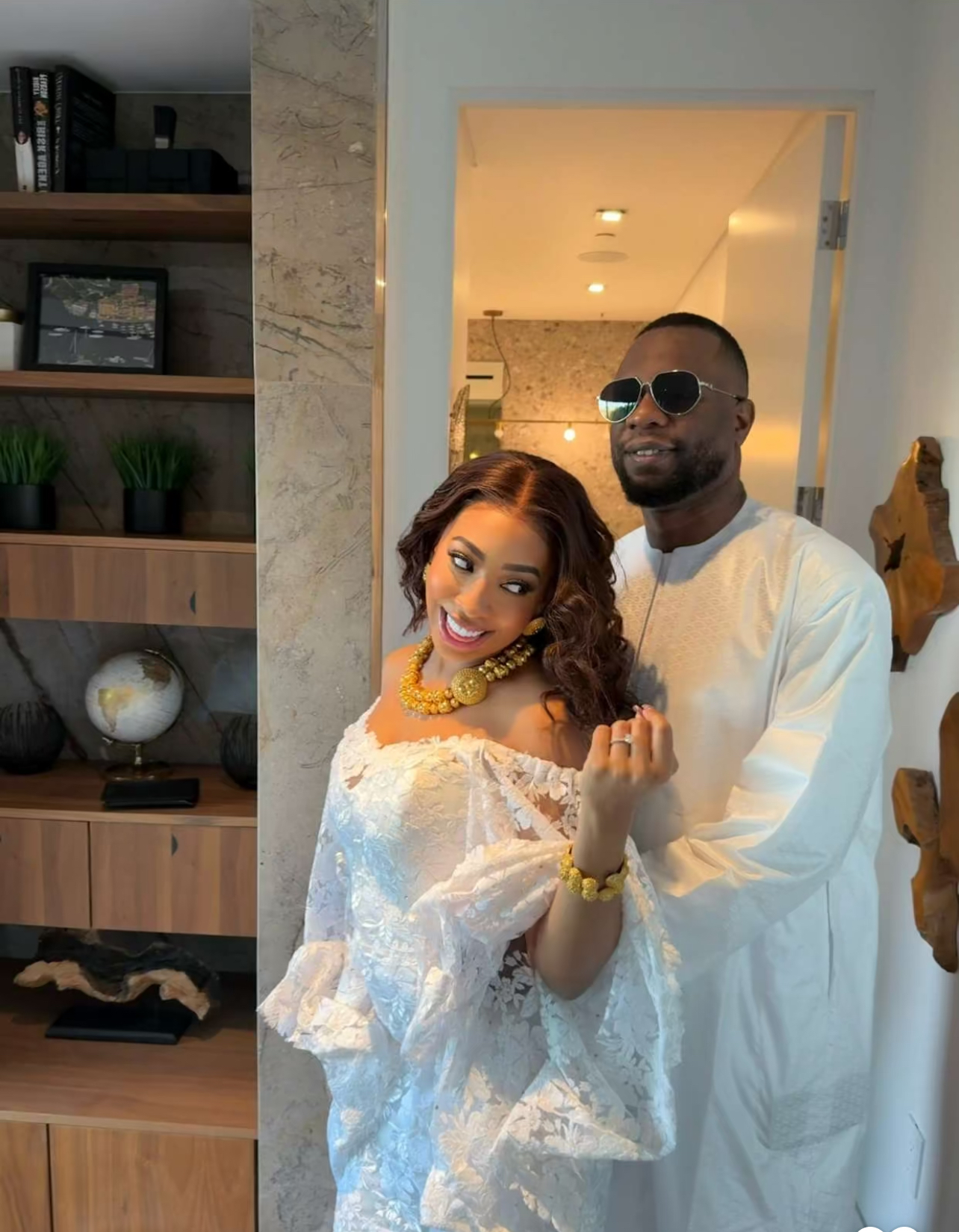 (03 photos)- Baptême : La belle tenue de Zeyna Ndour sublimée par ses bijoux en or