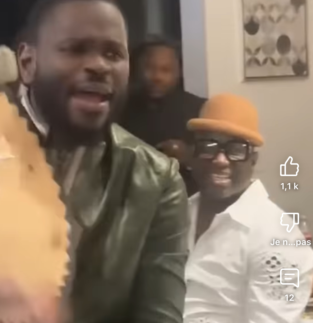 (Vidéo) – Pape Cheikh Diallo se transforme en Bongoman pour faire les éloges de Viviane