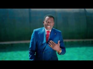 (Vidéo) – Découvrez le nouveau clip  » Tapis Rouge » de Assane Ndiaye