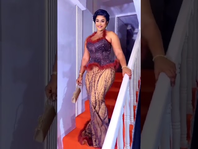 (Vidéo) : Nabou Lèye méconnaissable en taille basse sur mesure