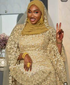 (03 Photos): La deuxième femme de Modou Lo très élégante à côté du lutteur