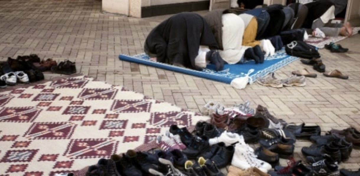 Mosquée centenaire : Il priait avec les fidèles… et repartait avec leurs chaussures…