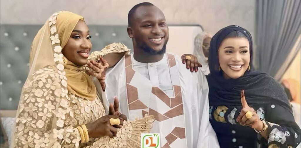 (Vidéo) – Baptême de Modou Lo : le roi s’affiche heureux avec ses 2 épouses…