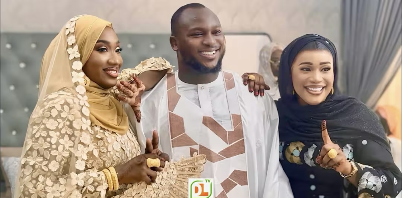 (Vidéo) – Baptême de Modou Lo : le roi s’affiche heureux avec ses 2 épouses…