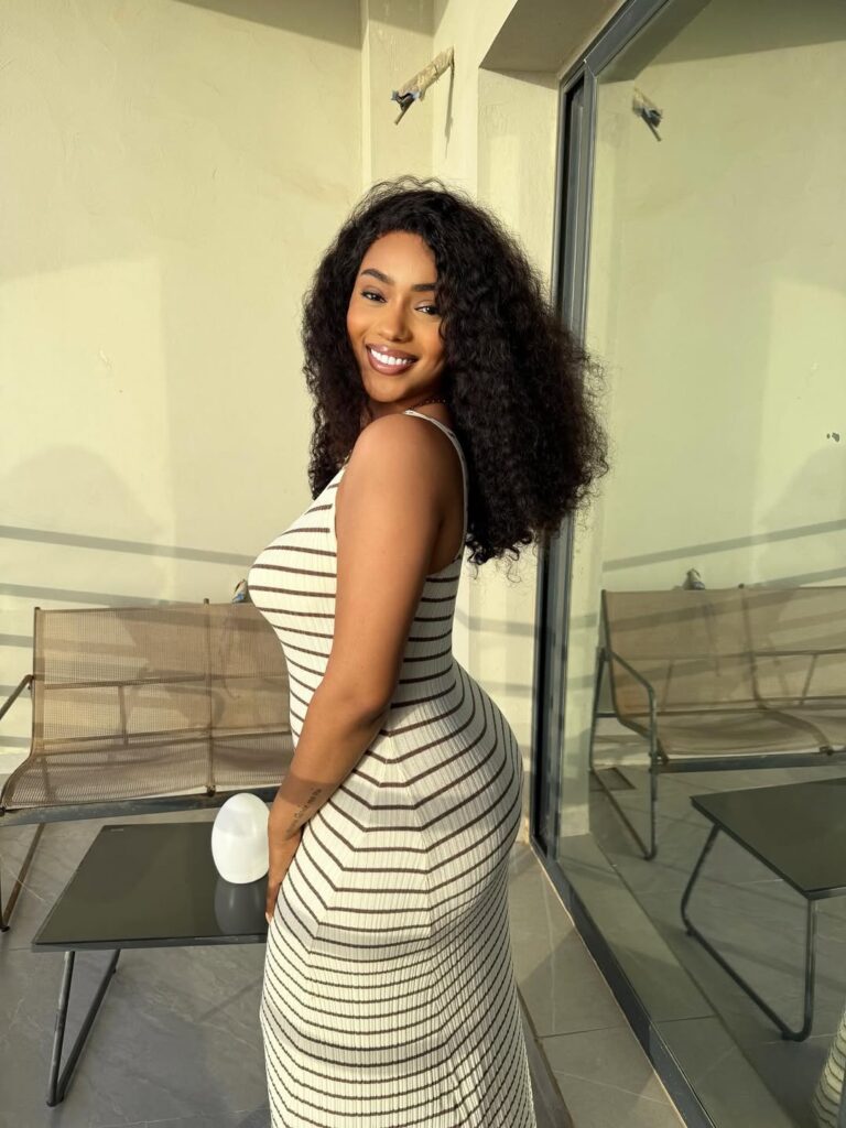 (05 photos) : Racky Aidara partage son love phone avec Doro Gaye