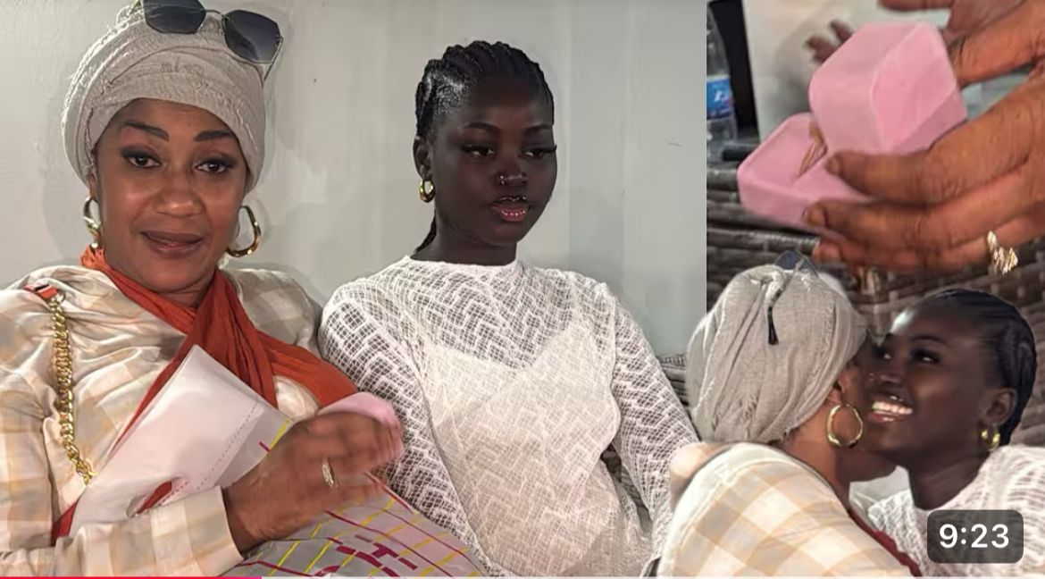 (Vidéo)- Fatou Ndiaye et Mame Bousso gâtent Bébé Bass avec un précieux bijou
