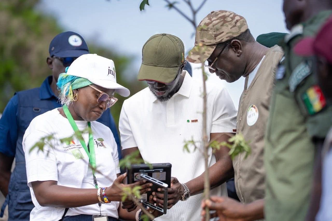 Bassirou Diomaye Faye lance la caravane nationale de reboisement 2025 à Mbao