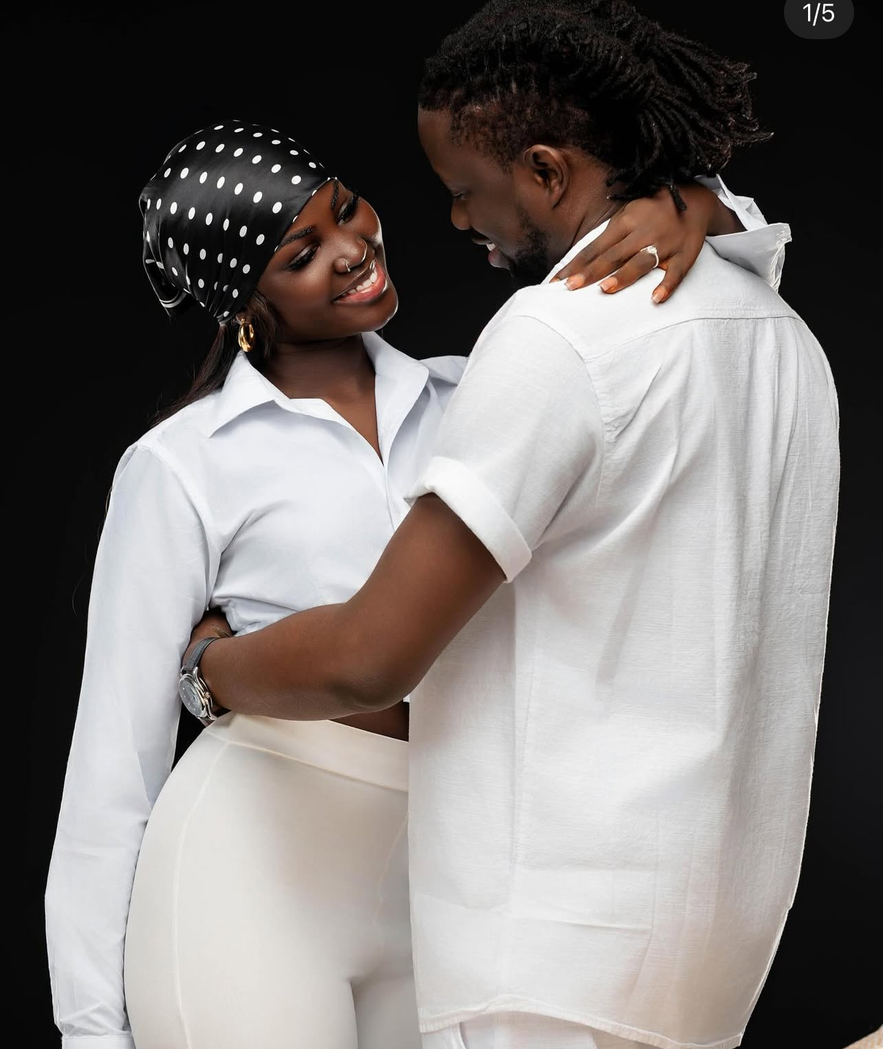 (03 photos): Bass Thioune et Fatou Ndiaye en total blanc plus amoureux que jamais