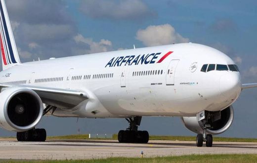 Vol Paris-Dakar : une passagère tente d’étrângler un chef de cabine en plein ciel