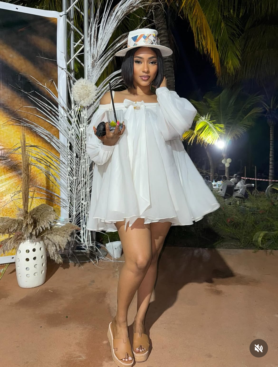 (Photos)- Racky Aidara rayonne en mini-robe blanche