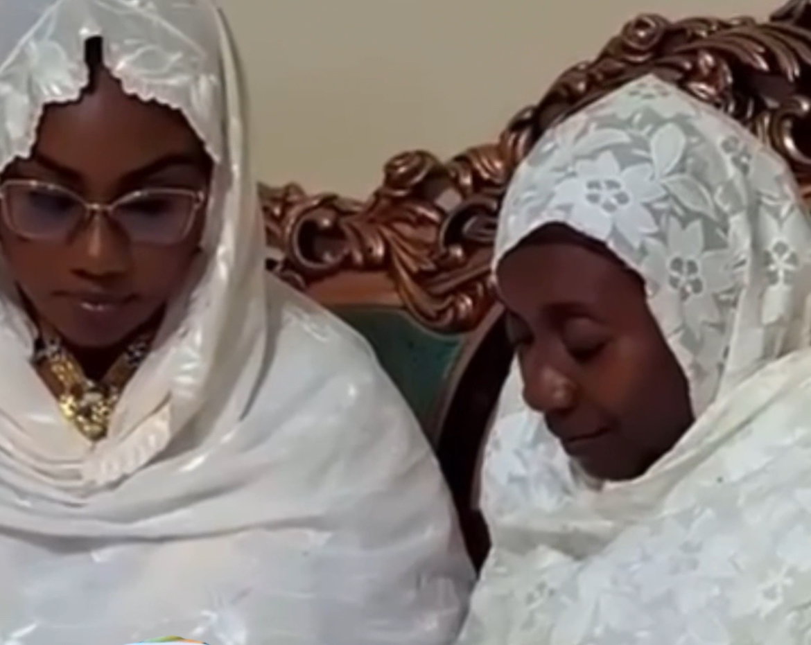 (Vidéo) – Tivaoune: Sokhna Bally Mbacké chez Sokhna Aïda Sy Dabakh