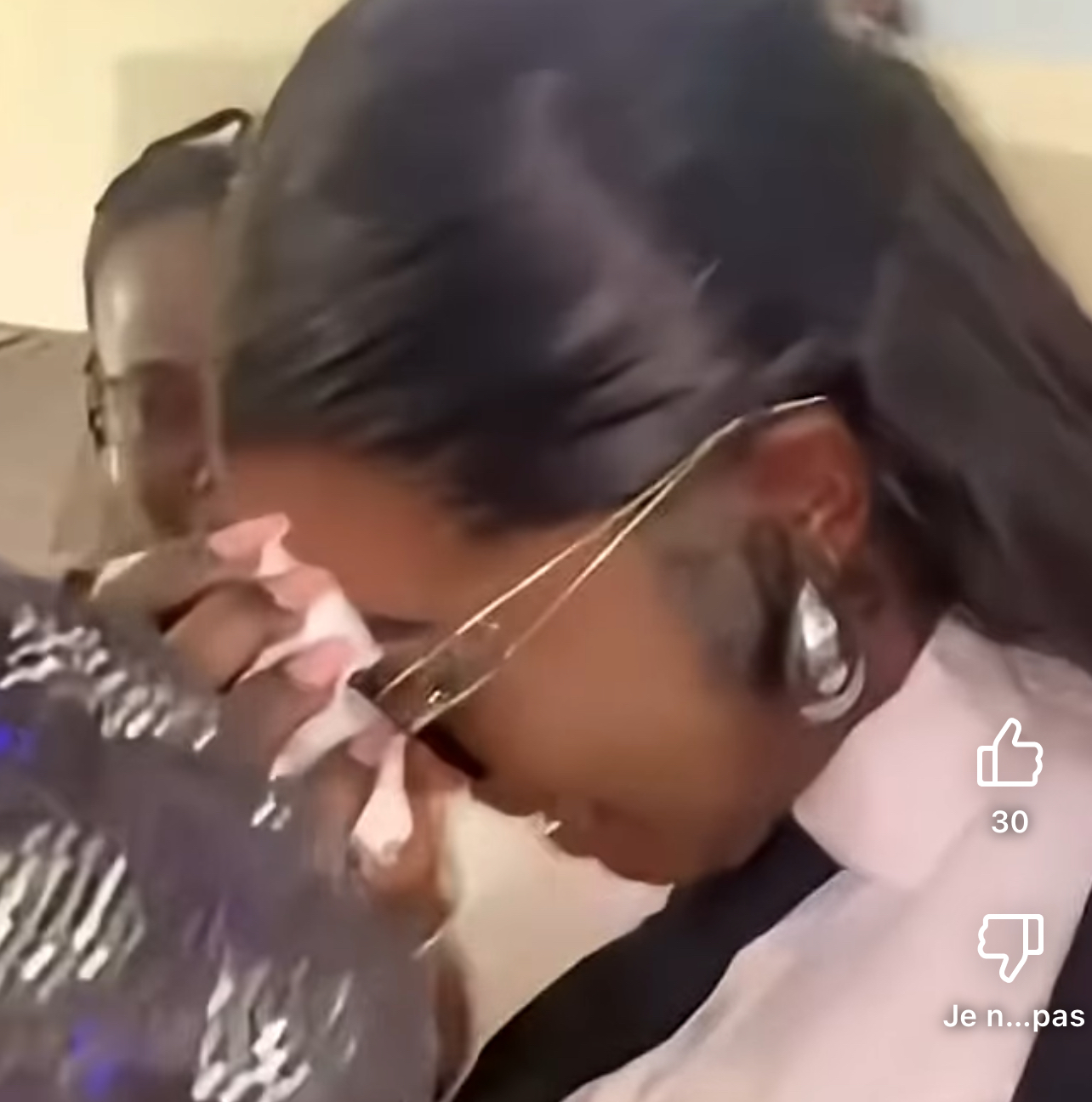 (Vidéo): Les chaudes larmes de Mia Guissé en face des enfants atteints de Câncer