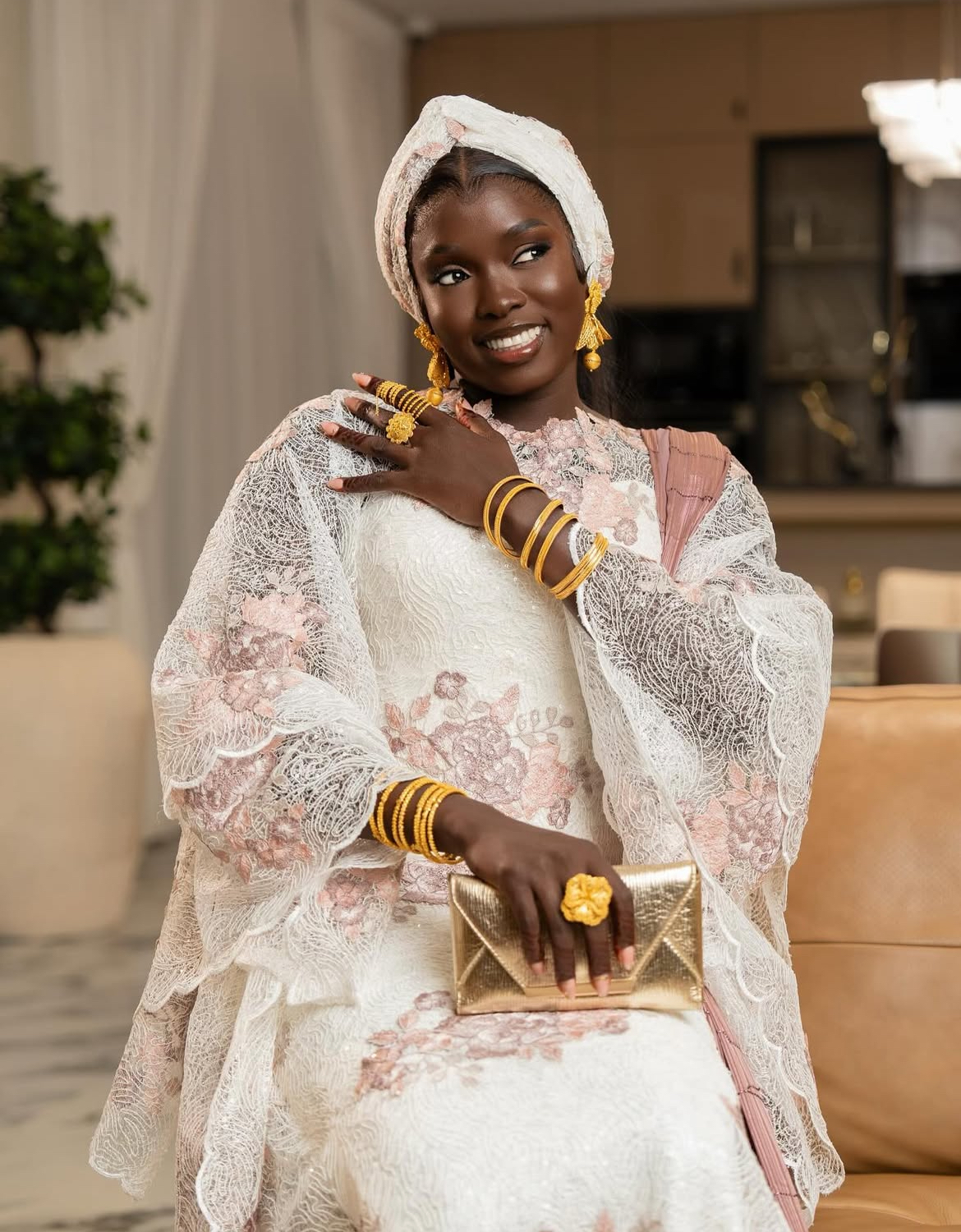 Ndeye Ndiaye, fille d’Aziz Ndiaye, étincelante au Gamou de Tivaouane