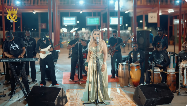 Paillettes et Vibrations : Viviane Chidid revisite ses classiques en live