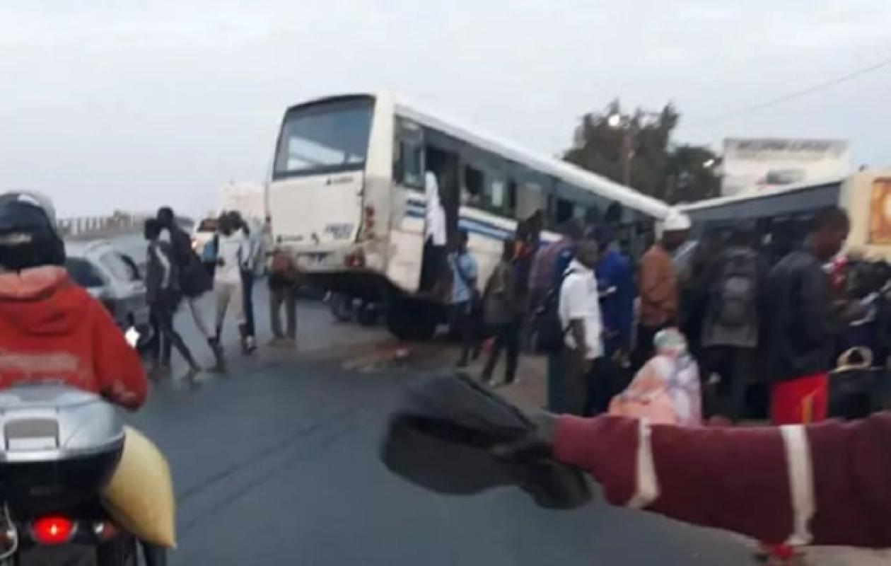 Accident mørtel à Rufisque : le préfet appelle au calme après le saccage de bus AFTU