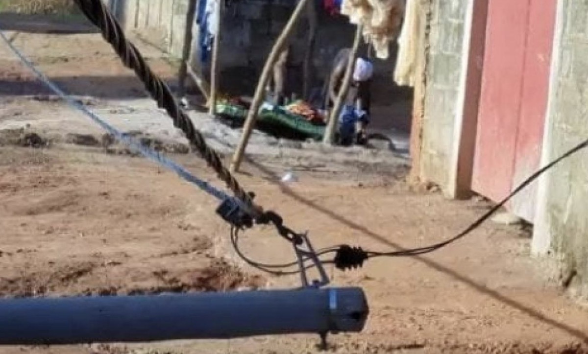 Goudomp : un élève de CE2 meürt électrocuté en branchant son…